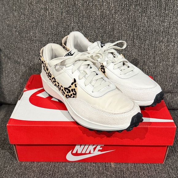 NWT Nike Women’s Waffle Debut Cream Leopard Swoosh Sneakers - Picture 2 of 7